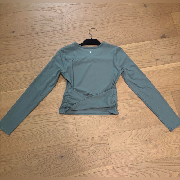 Lululemon All It Takes Back-Twist Ribbed Long-Sleeve Shirt in Crater Blue Size 6 - Picture 7 of 8